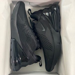 NWT - Nike AirMax 270. Women’s size 11.5